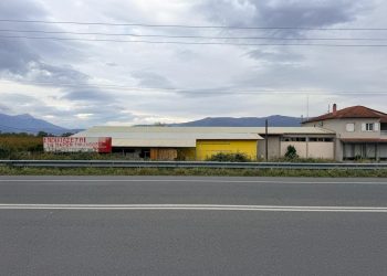 μεγάλος επαγγελματικός χώρος προς ενοικίαση
